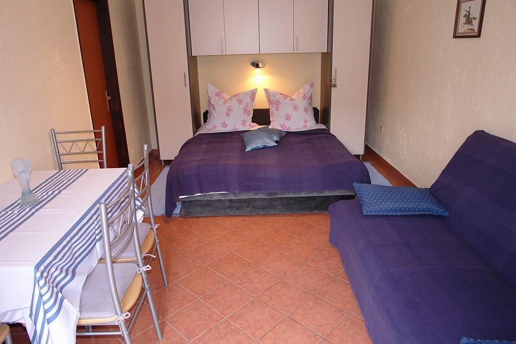 2 Bedroom Amazing Apartment In Crikvenica Room photo