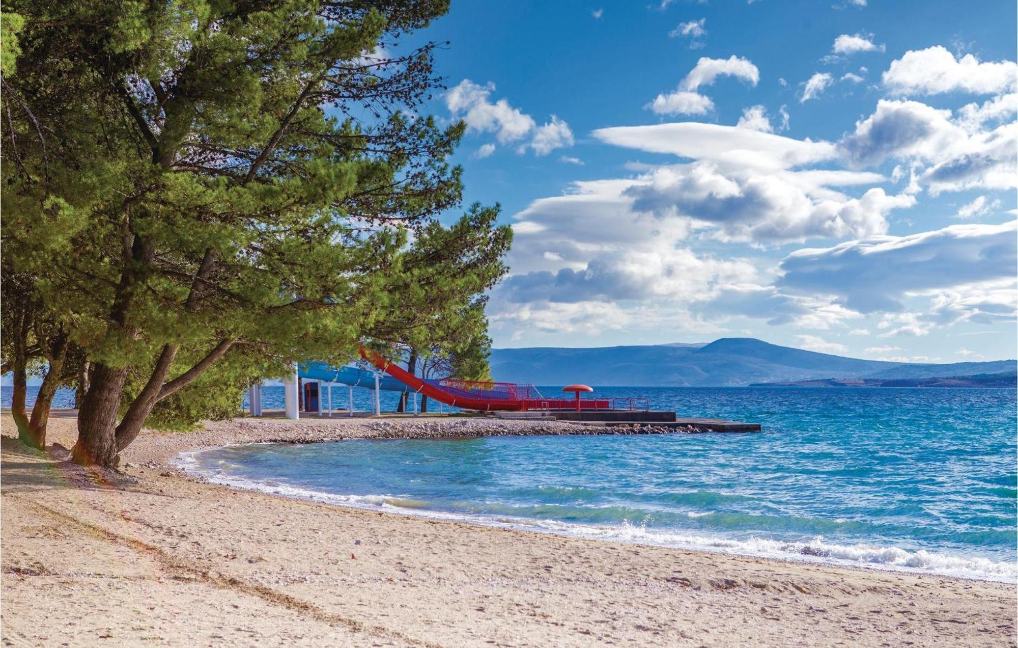 2 Bedroom Amazing Apartment In Crikvenica Exterior photo
