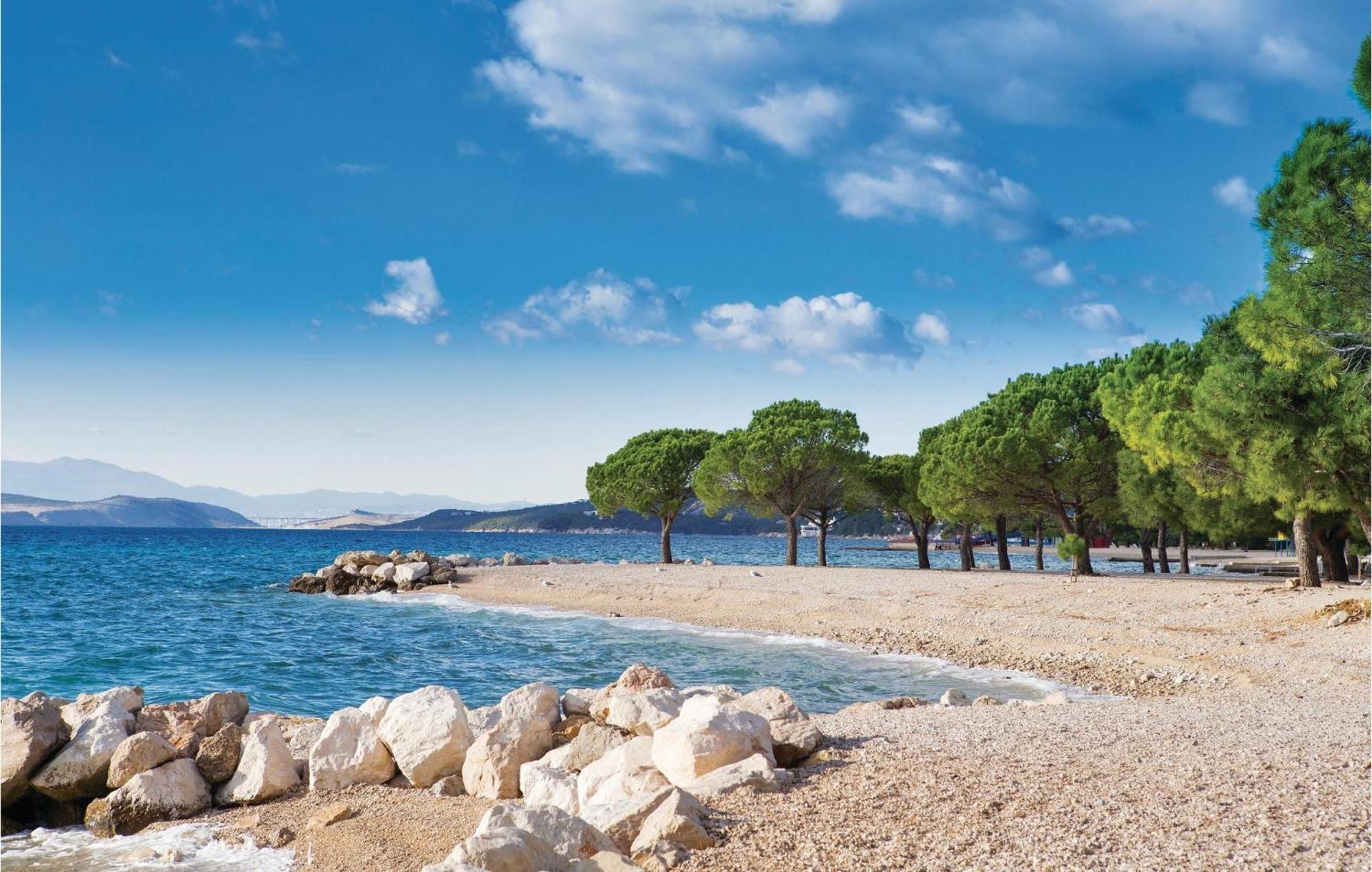 2 Bedroom Amazing Apartment In Crikvenica Exterior photo