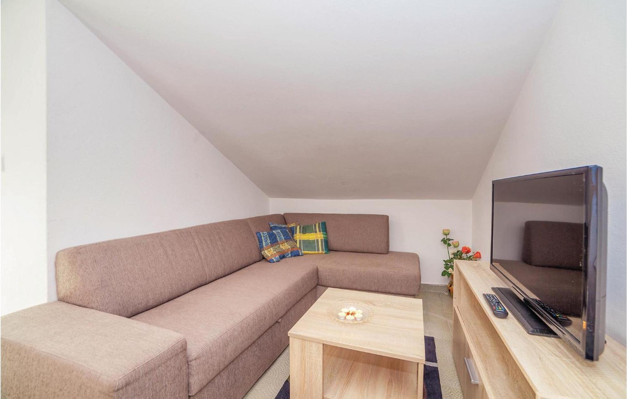 2 Bedroom Amazing Apartment In Crikvenica Exterior photo