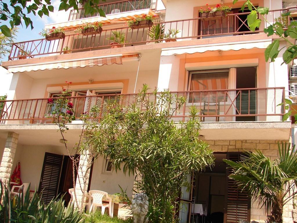 2 Bedroom Amazing Apartment In Crikvenica Room photo